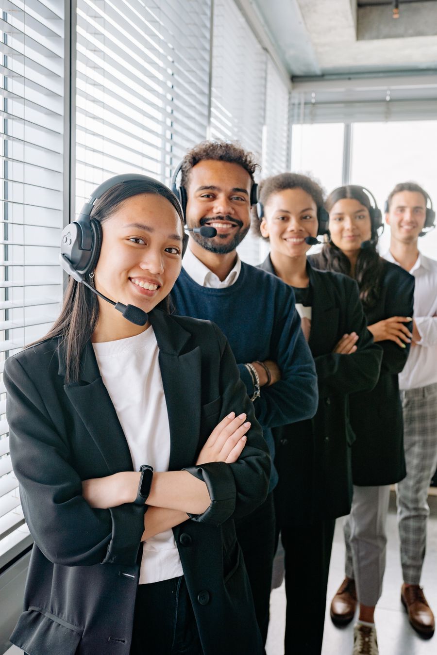 Équipe de conseillers avec casques